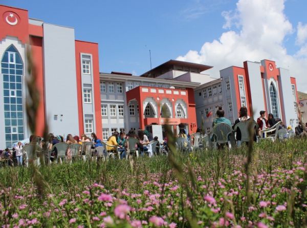 Zara Anadolu Lisesi Fotoğrafı